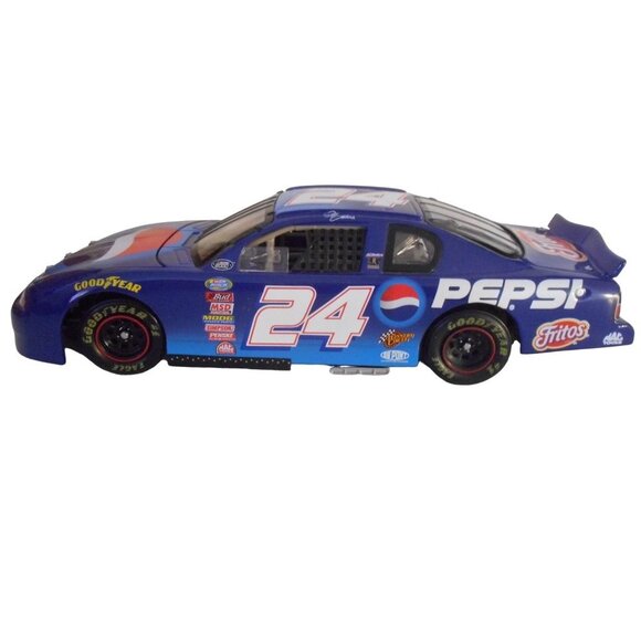 Jeff Gordon #24 Pepsi Dupont 2001 Monte Carlo die cast 1:24 - Picture 10 of 11